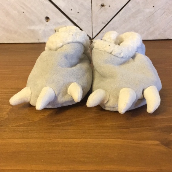 Carters monster slippers size 0-3 months - Picture 2 of 3